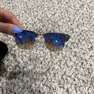Blue foldable sunglasses
